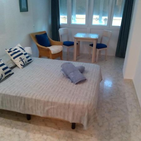 דירות בנאלמדנה Los Cisnes Beach Studio 100M Playa מראה חיצוני תמונה